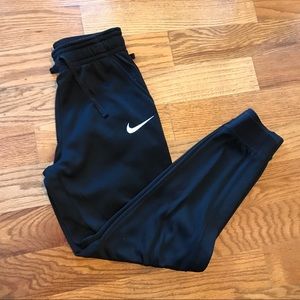 Nike girl’s Dri-fit sweatpant joggers